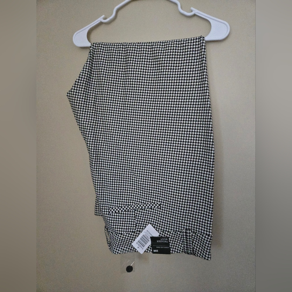 NWT Torrid Black and White Houndstooth Pants